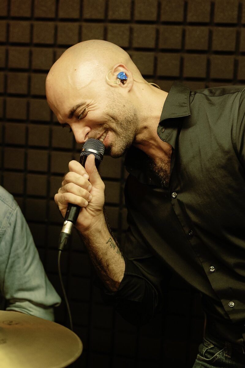 Vincent Karaboulad au micro